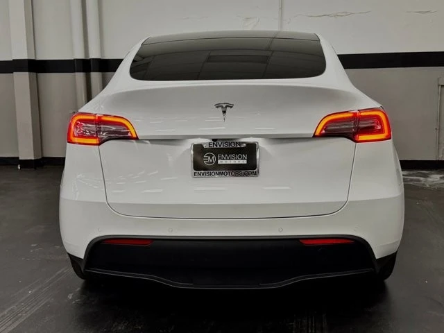 2021 Tesla Model Y - Image 11 of 21