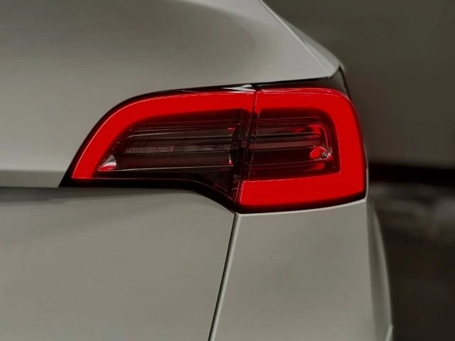2021 Tesla Model Y - Image 14 of 21
