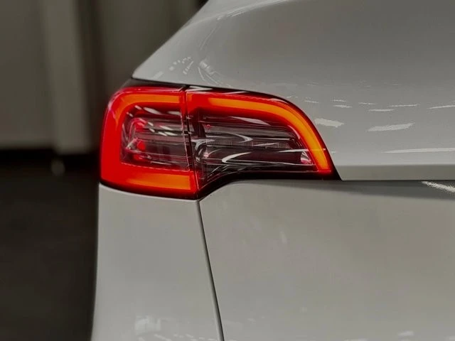 2021 Tesla Model Y - Image 13 of 21