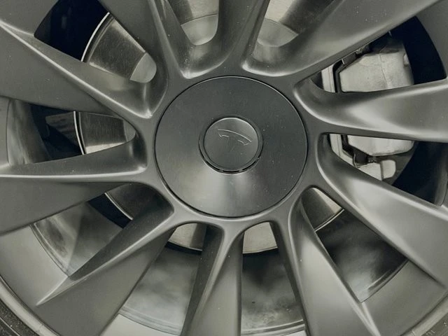 2021 Tesla Model Y - Image 18 of 21