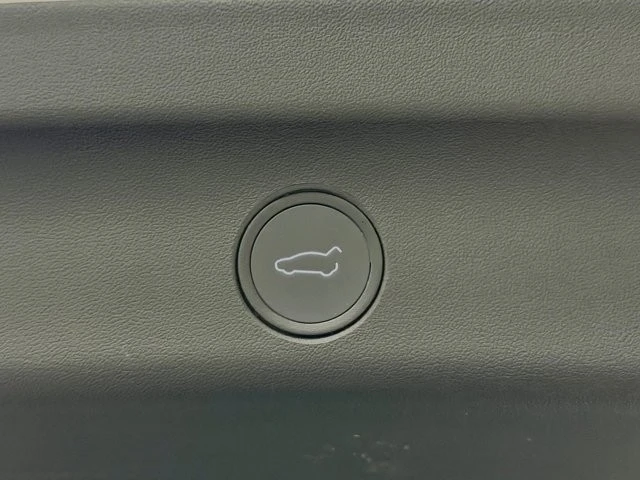 2021 Tesla Model Y - Image 16 of 21