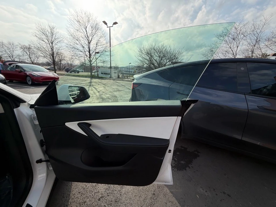 2021 Tesla Model Y - Image 11 of 17