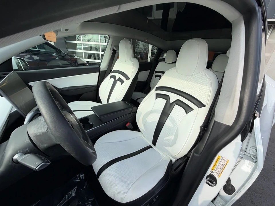 2021 Tesla Model Y - Image 8 of 17