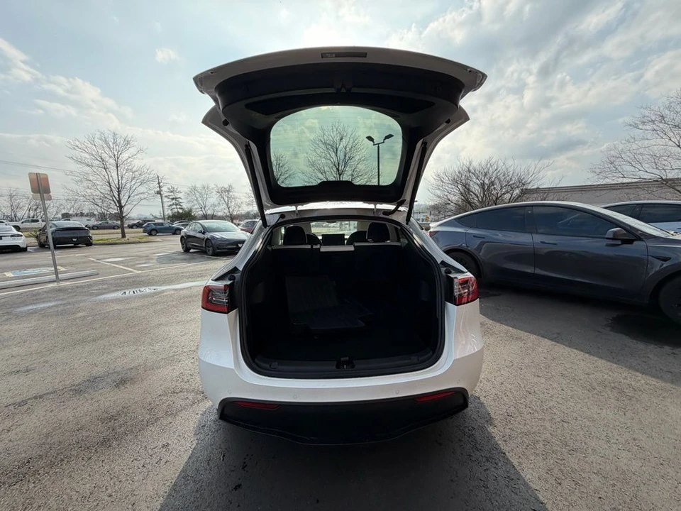 2021 Tesla Model Y - Image 5 of 17