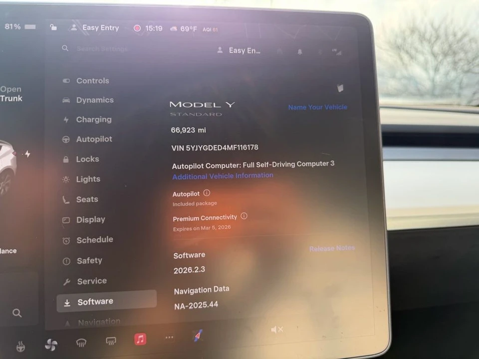 2021 Tesla Model Y - Image 16 of 17
