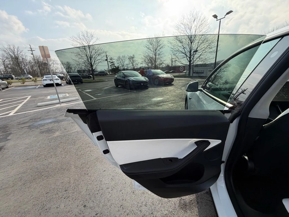 2021 Tesla Model Y - Image 10 of 17