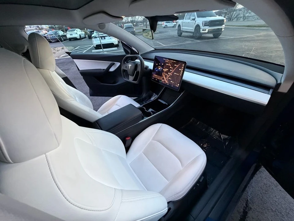 2021 Tesla Model Y - Image 10 of 16