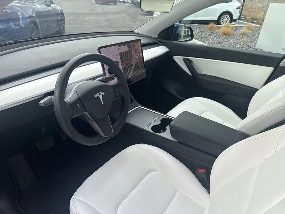 2021 Tesla Model Y - Image 12 of 21