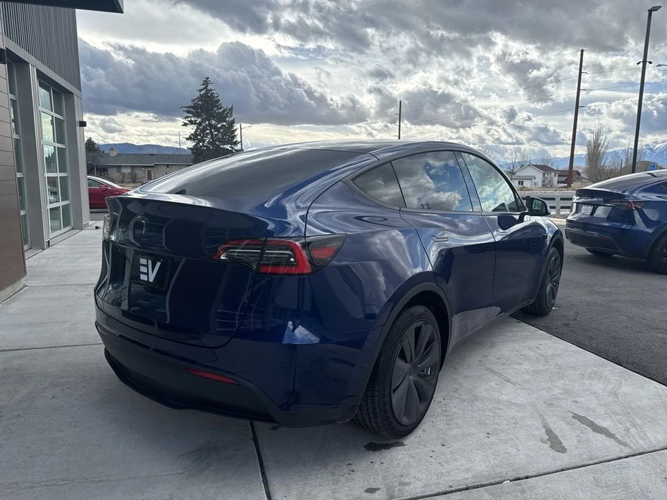 2021 Tesla Model Y - Image 8 of 21
