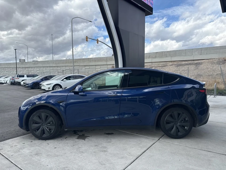 2021 Tesla Model Y - Image 5 of 21