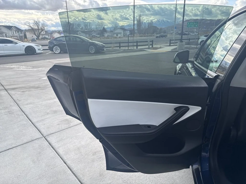 2021 Tesla Model Y - Image 14 of 21