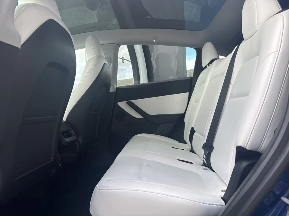 2021 Tesla Model Y - Image 16 of 21