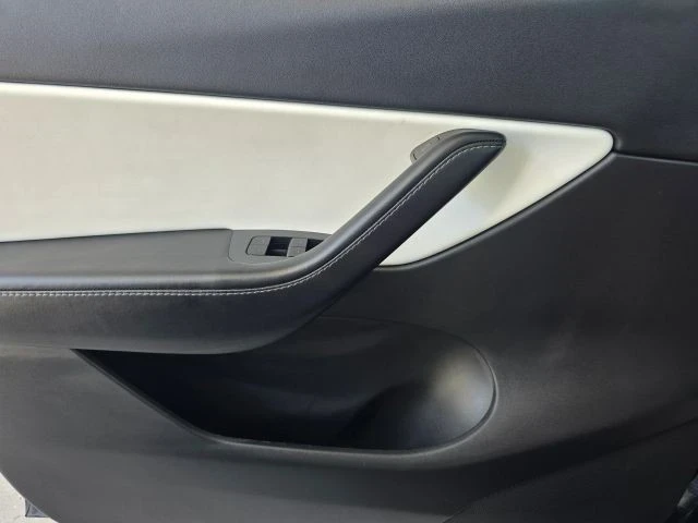 2021 Tesla Model Y - Image 19 of 21