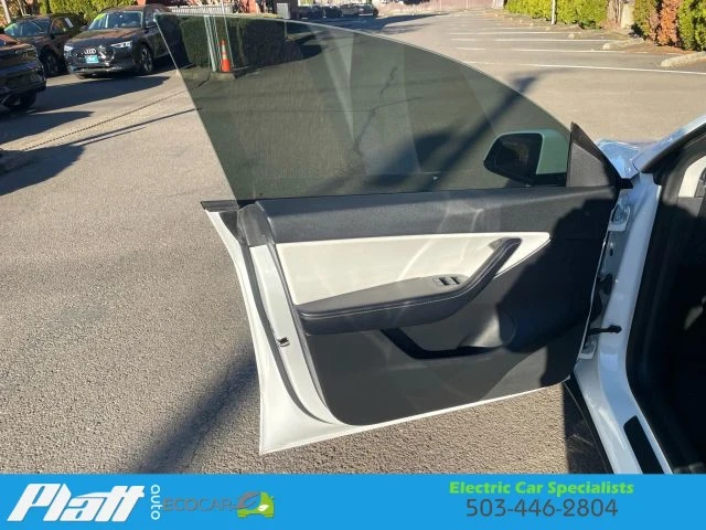 2021 Tesla Model Y - Image 16 of 21