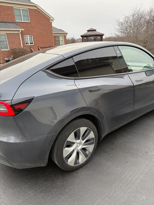 2021 Tesla Model Y - Image 2 of 4