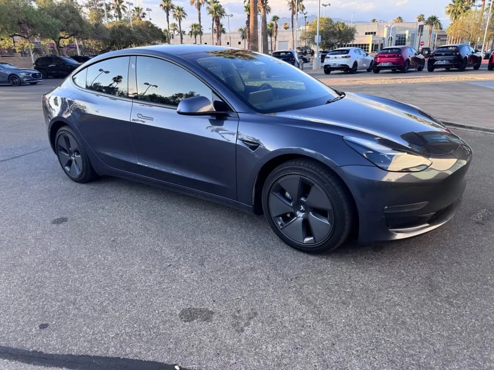 2021 Tesla Model 3 - Image 2 of 15