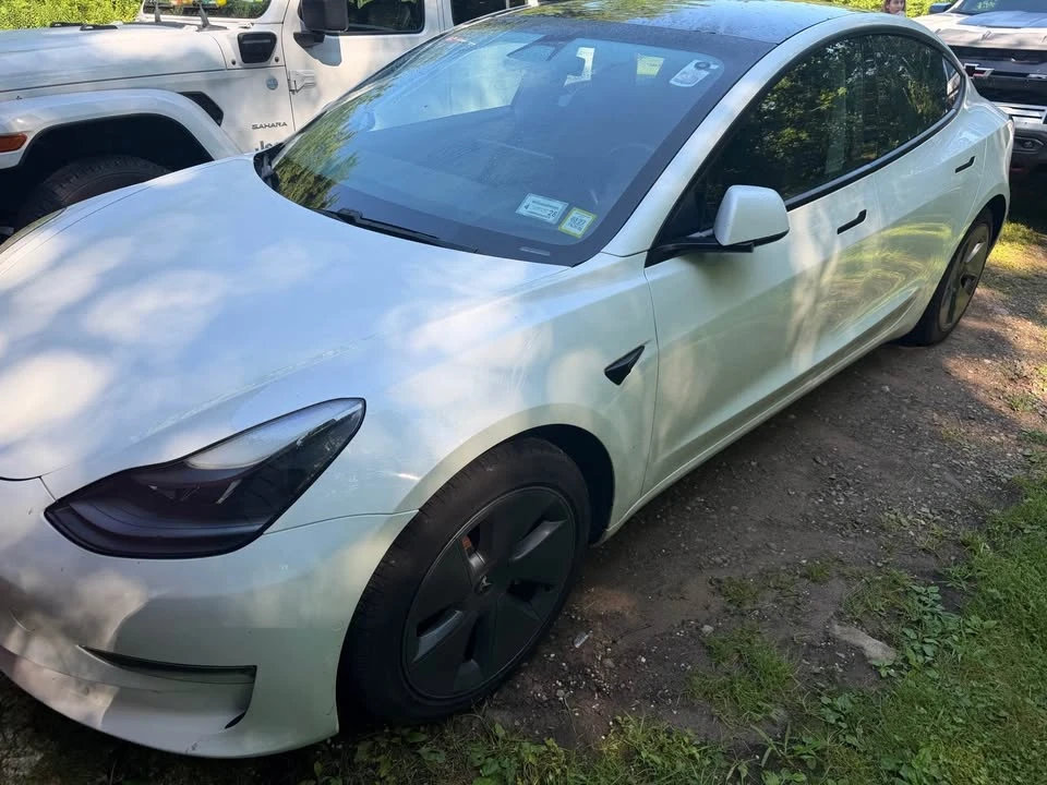 2021 Tesla Model 3 - Image 2 of 9