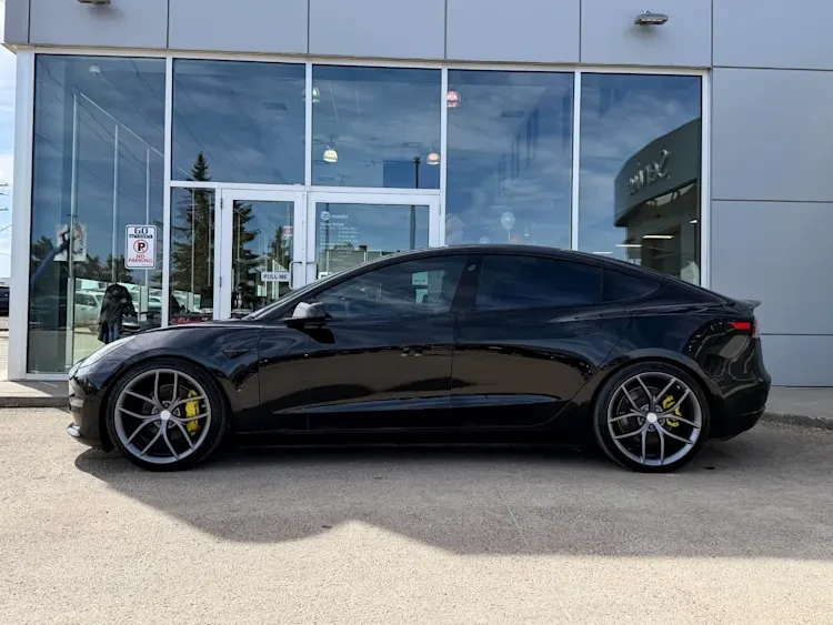 2021 Tesla Model 3 - Image 2 of 16