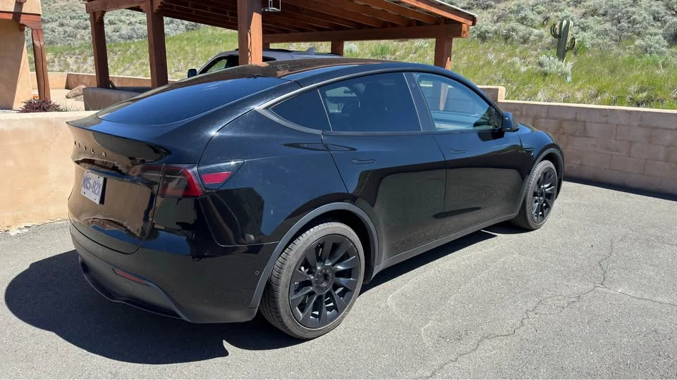 2021 Tesla Model Y - Image 2 of 3
