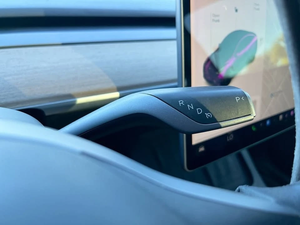 2021 Tesla Model Y - Image 15 of 20