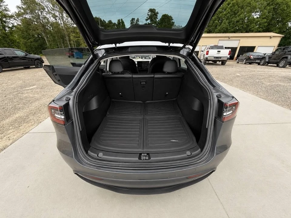 2021 Tesla Model Y Performance - Image 11 of 16