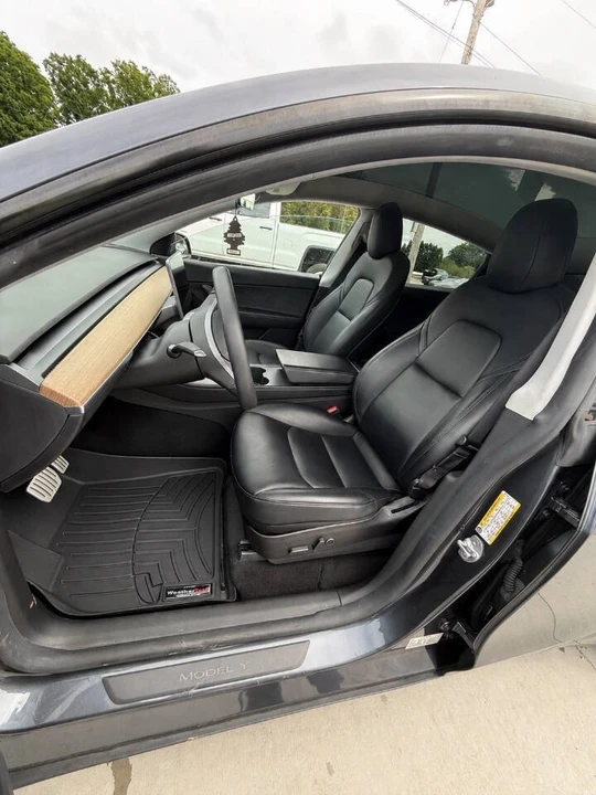 2021 Tesla Model Y Performance - Image 9 of 16