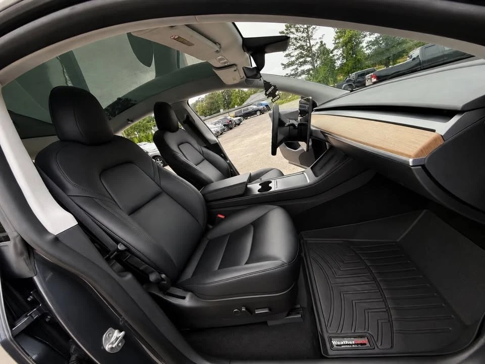 2021 Tesla Model Y Performance - Image 14 of 16