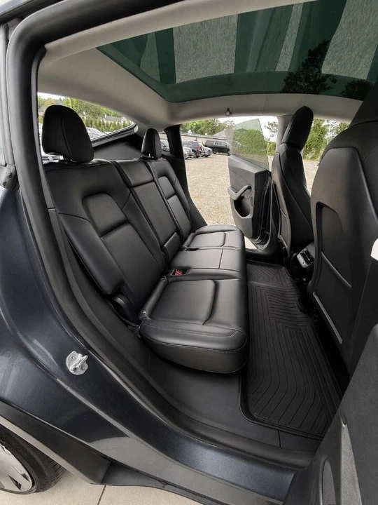 2021 Tesla Model Y Performance - Image 13 of 16