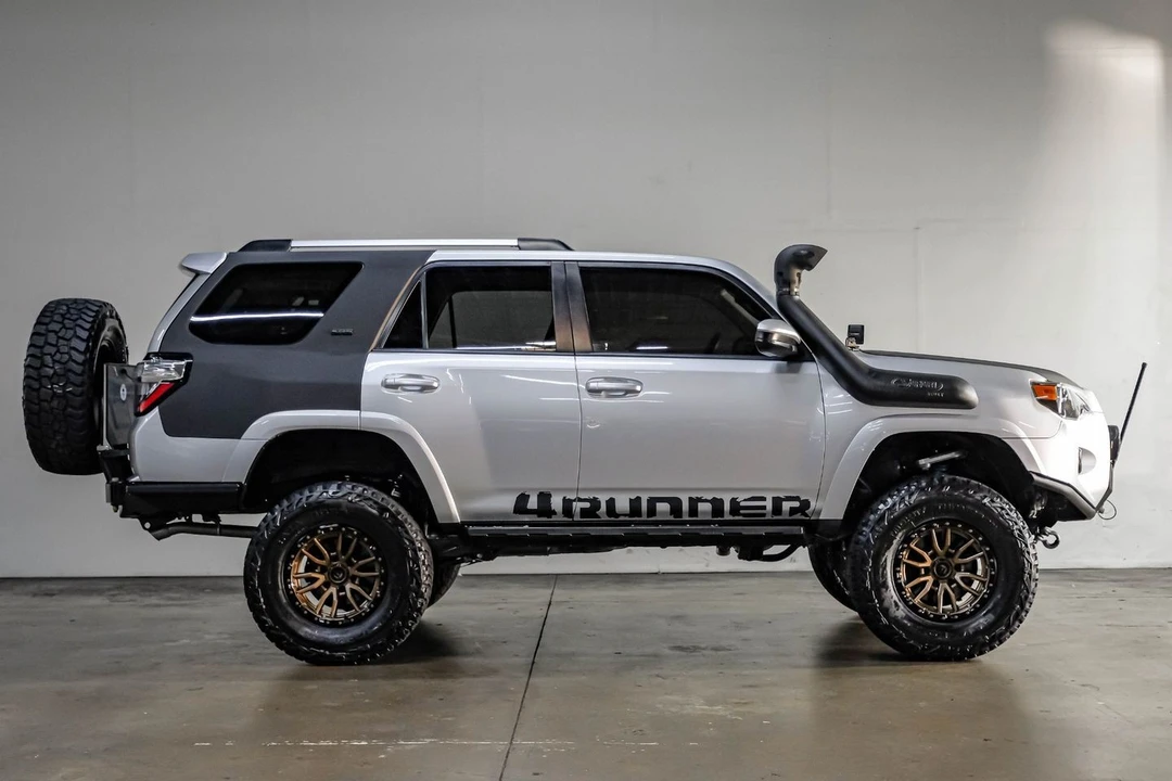 2021 Toyota 4Runner 5th Gen - Image 10 of 12