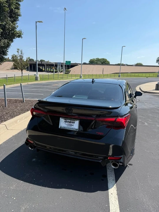 2021 Toyota Avalon 5th Gen - Image 2 of 4