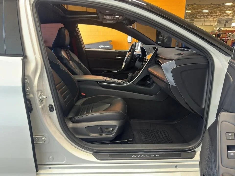 2021 Toyota Avalon 5th Gen - Image 12 of 13