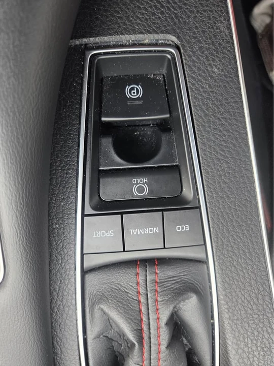 2021 Toyota Avalon 5th Gen - Image 15 of 18