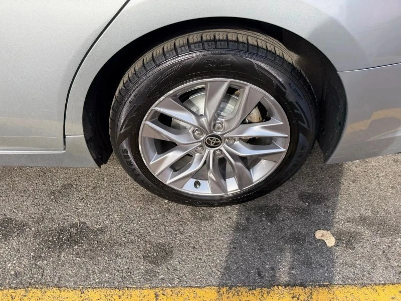 2021 Toyota Avalon 5th Gen - Image 9 of 12