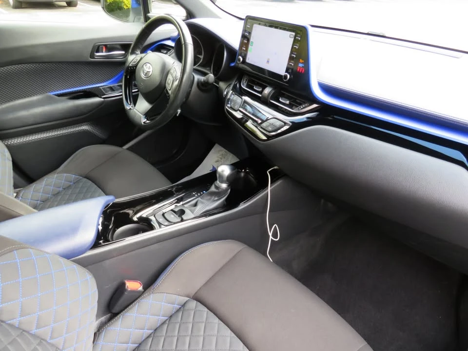 2021 Toyota C-HR - Image 10 of 15