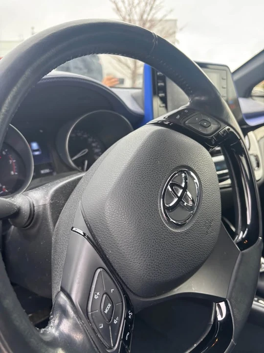2021 Toyota C-HR - Image 9 of 14