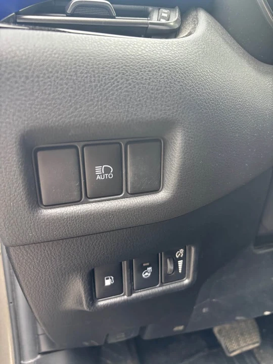 2021 Toyota C-HR - Image 8 of 14