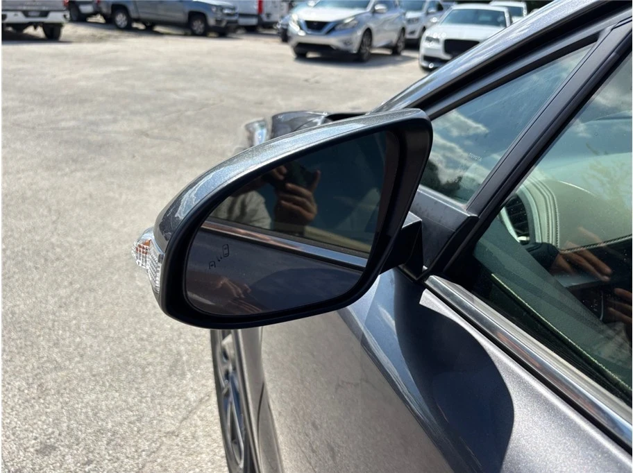 2021 Toyota C-HR - Image 15 of 21
