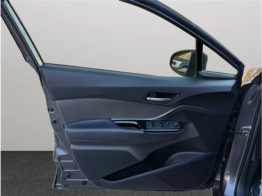 2021 Toyota C-HR - Image 17 of 21