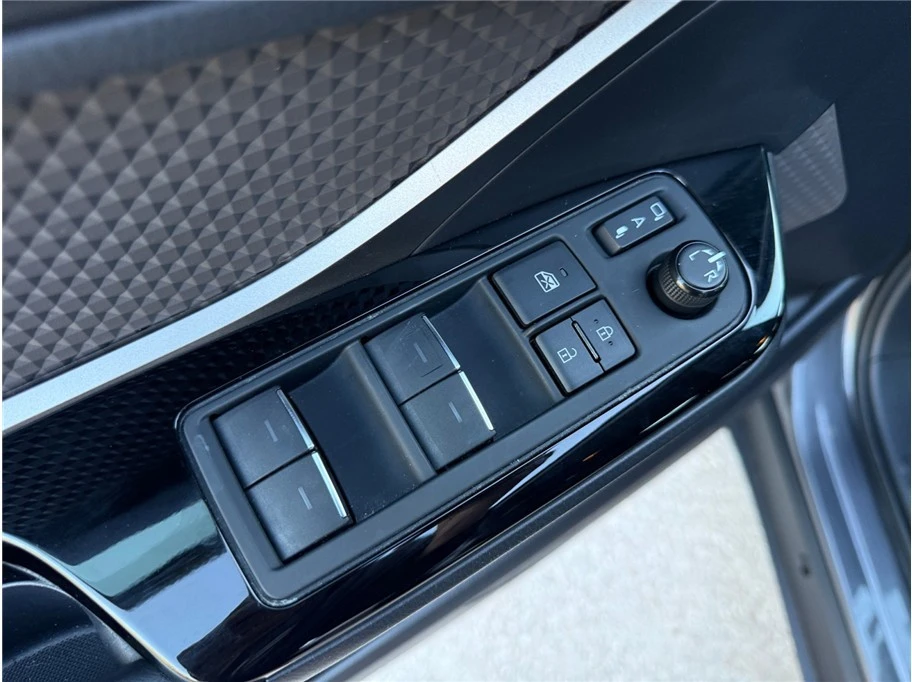 2021 Toyota C-HR - Image 18 of 21
