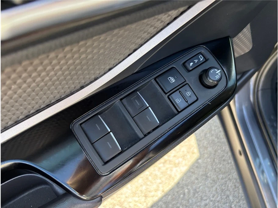 2021 Toyota C-HR - Image 19 of 21