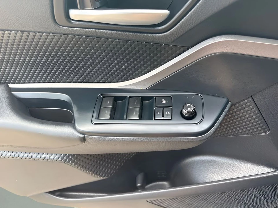 2021 Toyota C-HR - Image 23 of 31