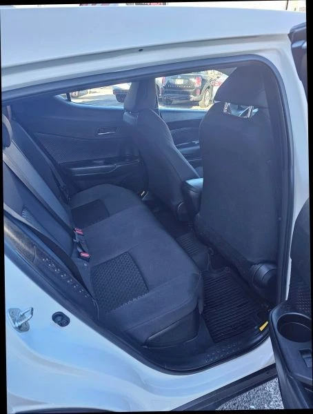 2021 Toyota C-HR - Image 9 of 12