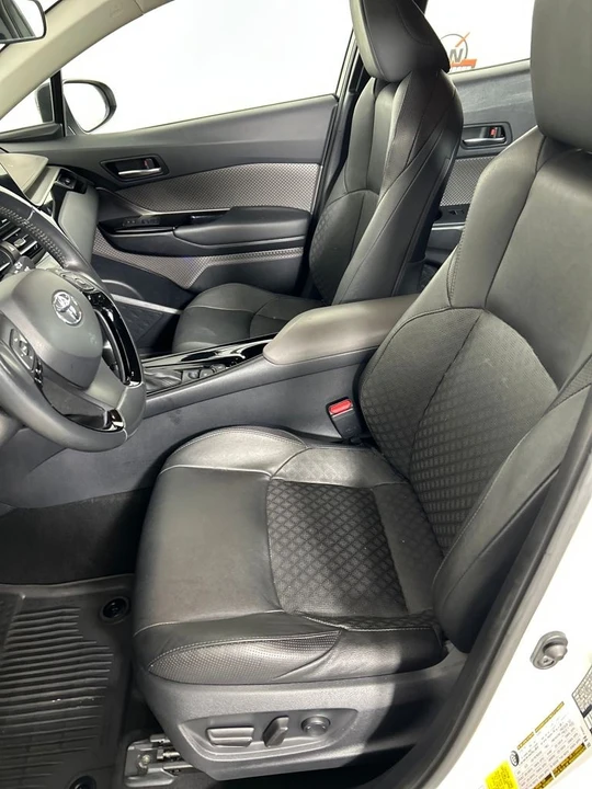 2021 Toyota C-HR - Image 11 of 12