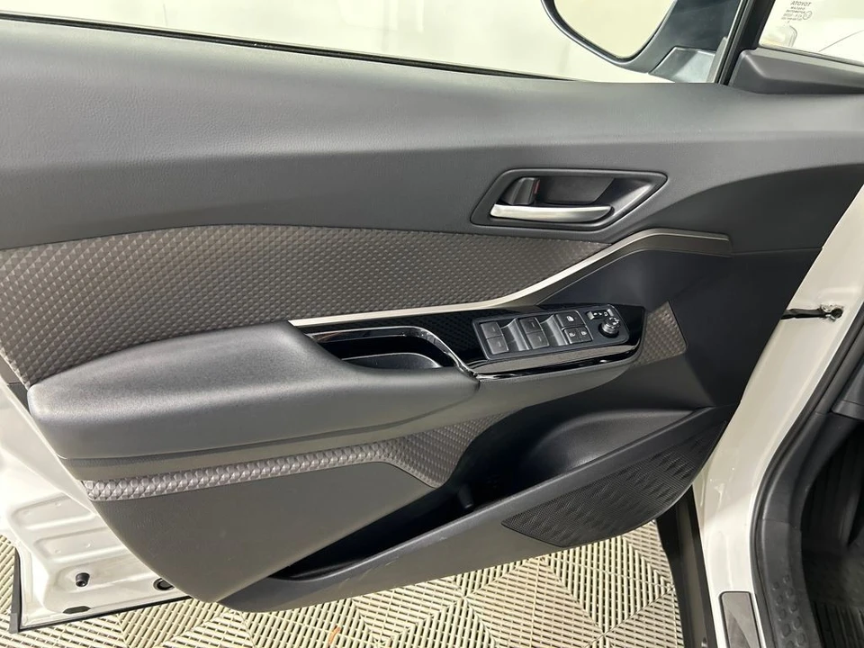 2021 Toyota C-HR - Image 10 of 12