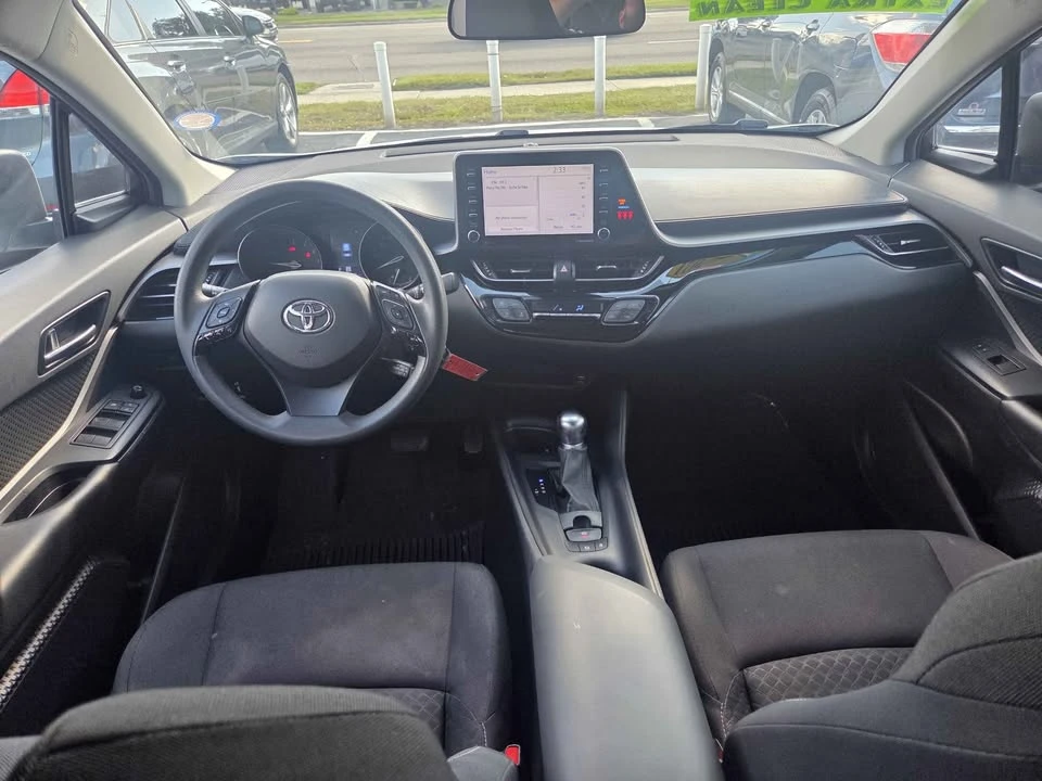 2021 Toyota C-HR - Image 8 of 10