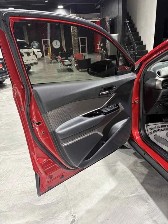 2021 Toyota C-HR - Image 8 of 20