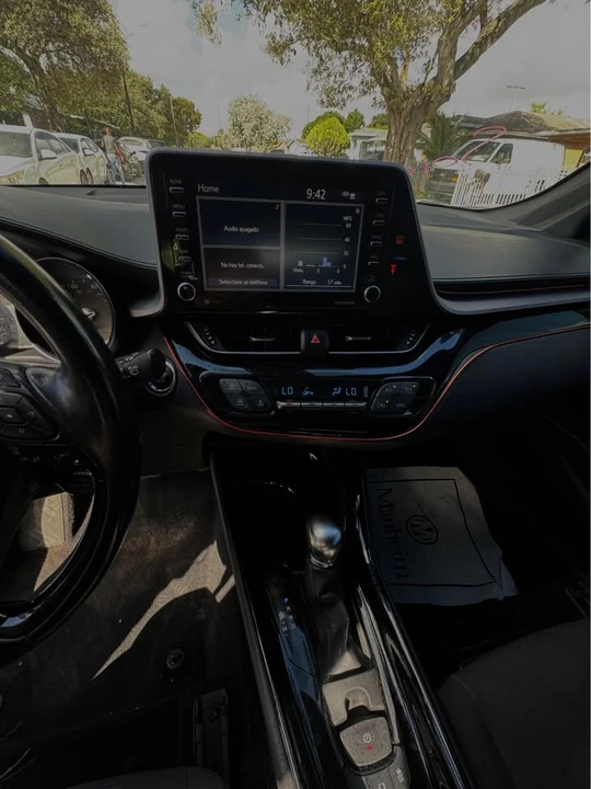 2021 Toyota C-HR - Image 9 of 10