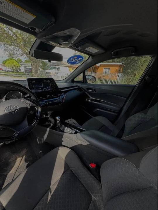 2021 Toyota C-HR - Image 8 of 10