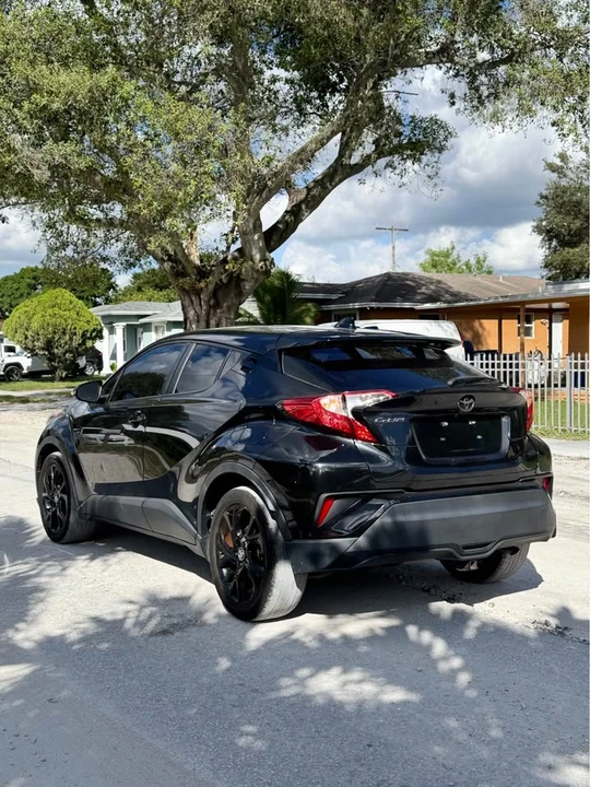 2021 Toyota C-HR - Image 2 of 10