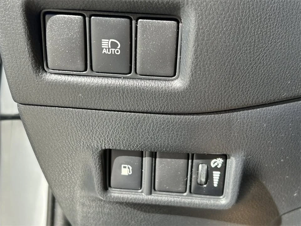 2021 Toyota C-HR - Image 17 of 19